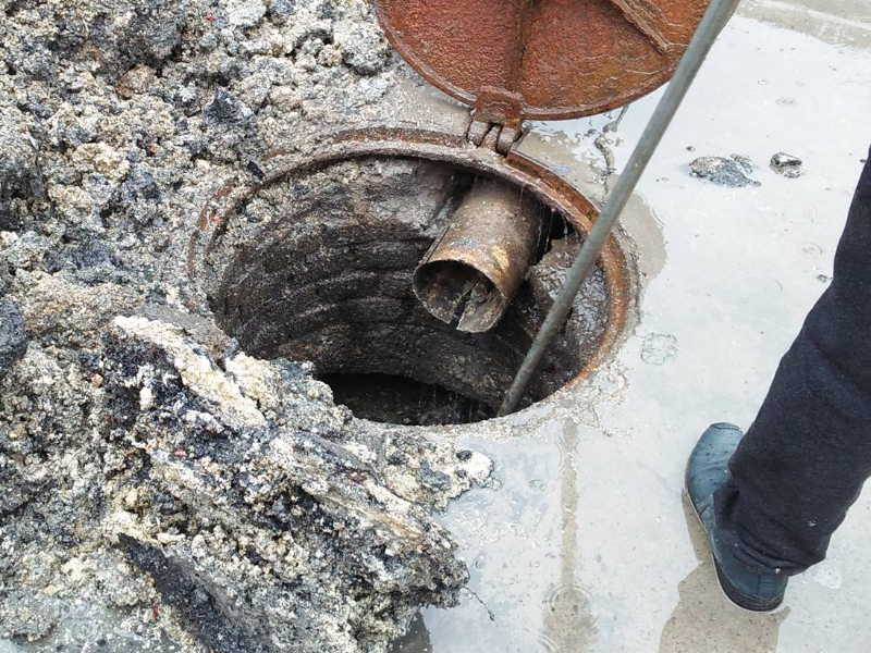 延吉路附近改造雨水管道(dào)改造下水管道(dào)