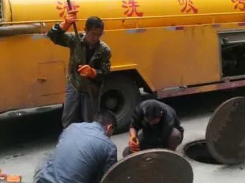 番禺橋南通廁所 清理化糞池